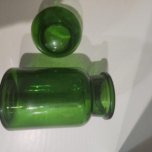A Pothecary Jar Emerald Green Mid-Centry-Made in Belgium Bubble Top - Picture 6 of 8